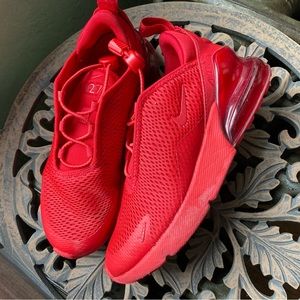 Red Nike Air 270
